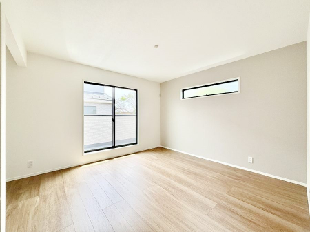 �Q���@�����`Bed Room�`�@�u��������������l�v�Ƃ��v�w�ł�����肭�낰��Q���B�����̉Ǝ��₨�d���ɔ�ꂽ���̓t�J�t�J�̃x�b�g�Ŗ�����Ă��������B�e���r��{�I�������Ă����K�ȍL����������