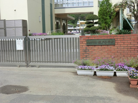 ���ӊ��@���w�Z 1040m �䑷�q�s�����ˏ��w�Z