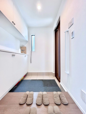 ���ց@�����`Entrance�`�@���ւ͉Ƃ̊�Ƃ����܂����䂪�Ƃ̃Z���X�����肰�Ȃ����������閣�͂��錺�֑�����y���݂̈�B�A���x�ɉƑ����ق��Ƃł���S�n�悢��ԑ������؂ł��ˁ�