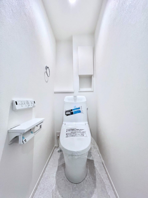 �g�C���@�����`Toilet�`�@�Y��E�X�b�L���E���K�ȃE�H�V�����b�g�t�g�C���ł��낰���Ԃł��B�g�C���͖����g�킴��𓾂Ȃ����́B����������ۂ������ł��ˁB�g�C����2��������̂Œ��̍��G���ɕ֗��ł��I