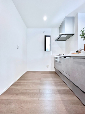 �L�b�`���@�����`Kitchen�`�@���R�������鑋�̂���L�b�`���������g���ꏊ�����炱���A�g��������l�����܂����B�������Ƃ����L�b�`���R�[�i�[�͎����L���Ȏd�オ��ƂȂ��Ă���܂��B