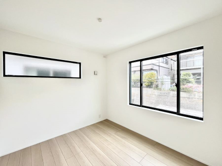 ���̑����ρ@�����`Bed Room�`�@2�ʍ̌����m�ۂ������邢�����́A���ʂ����ǂ��A��ϋ��S�n�̗ǂ���ԂƂȂ��Ă���܂��B�u�₩�ȕ��������ċN���钩�́A���K�����̎n�܂�ɁI���������ʕ����ƂĂ��ǂ��Z�܂���