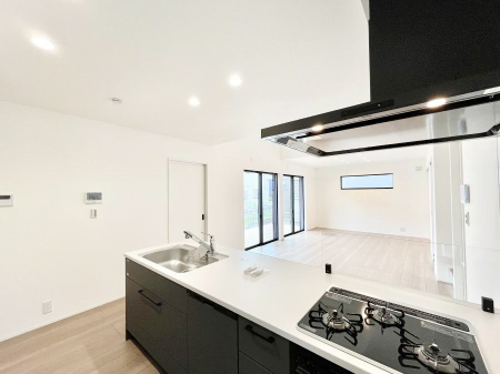 �L�b�`���@�����`Kitchen�`  ���r���O�����n����J�E���^�[�L�b�`���B  ���������Ȃ���Ƒ��ƃR�~���j�P�[�V�������Ƃ�邾���łȂ��A�傫�ȊJ���������邱�Ƃ��ł��܂��B  ���q�l�̐����������邱�Ƃ��ł��܂��ˁI