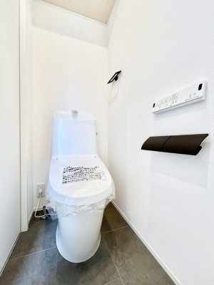 �g�C���@�������P�������`Toilet�`�@�������̂��鐅����g�C���̓E�H�V�����b�g�t���ł����g�C���͖����g�킴��𓾂Ȃ����́B����������ۂ������ł��ˁB�g�C����2��������̂Œ��̍��G���ɕ֗��ł��I