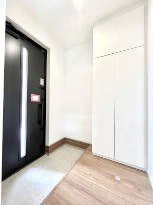 ���ց@�����`Entrance�`�@�Ƃ̒��ł��q�l���}����ŏ��̏ꏊ�ł��錺�ւ́A�Ƃ̈�ۂ��̂��̂ł��I�L�x�Ȍ��֎��[�ŁA����Y��ɕۂ��Ƃ��o���܂��􌺊ւɂ͂����Ղ���[�̉��ʔ��������I