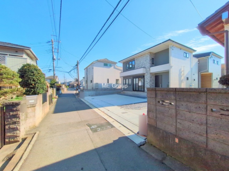 ���n�O�ώʐ^�@�`Exterior�`�@�O�ʓ��H�F�k�� 4m �����@�O�ʓ��H�͊ՐÂȏZ��n���͂���Ԓʂ�̏��Ȃ����H�B���Ԃ̏o��������炭�炭�ł��I���s���_�E���n���w�̂���]�́A���C�y�ɂ��₢���킹���������I