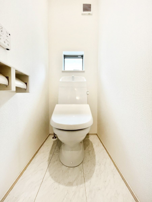 �g�C���@������B�������`Toilet�`�@�Y��E�X�b�L���E���K�ȃE�H�V�����b�g�t�g�C���ł��낰���Ԃł��B�̌������薾�邭�A���K��ԂƂȂ��Ă���܂��������g���ꏊ�����炱���̔z���ł��I