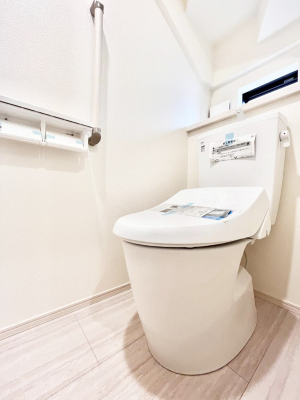 �g�C���@������B�������`Toilet�`�@�Y��E�X�b�L���E���K�ȃE�H�V�����b�g�t�g�C���ł��낰���Ԃł��B�̌������薾�邭�A���K��ԂƂȂ��Ă���܂��������g���ꏊ�����炱���̔z���ł��I