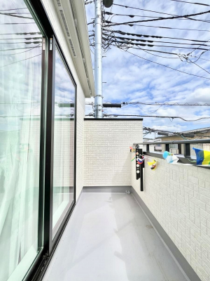 �o���R�j�[�@������C�������`Balcony�`  �o���R�j�[�͉������z���������݁A���z�c����󕨂��C�����悭�������Ƃ��ł��܂��B�g���₷���J���I�ȃo���R�j�[�ł����z�����������Ղ�~�蒍���A�o���R�j�[�t���Z�܂��B  
