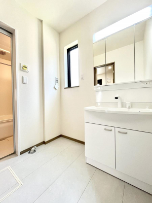 ���̑��@�������̂�����K��Ԃł��B�����̐g�x�x���C�����ǂ����g�������܂��B 