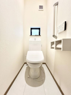 �g�C���@�g�C����1�K��2�K���ꂼ��ɔz�u����Ă��ĂƂĂ��֗��ł��B 