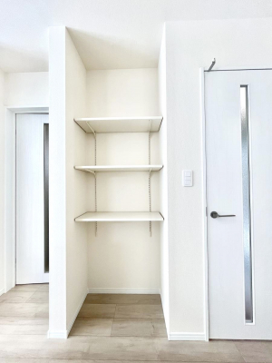 ���̑����ρ@���r���O���[�B�����Ɏ��[������ƕ����W�܂�LDK���X�b�L���Еt�������ł��ˁB  