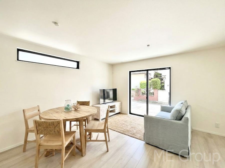 ���r���O�@�傫�ȑ����炽���Ղ�̗z���ƕ����������郊�r���O�@���Ƌ��CG�ł�  