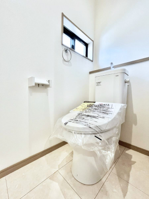 �g�C���@�����`Toilet�`�@�Y��E�X�b�L���E���K�ȃE�H�V�����b�g�t�g�C���ł��낰���Ԃł��B�g�C���͖����g�킴��𓾂Ȃ����́B����������ۂ������ł��ˁB�g�C����2��������̂Œ��̍��G���ɕ֗��ł��I