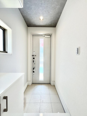 ���ց@�K���X�X���b�g�̓��������փh�A�������Ɍ���͂��Ă���܂��@