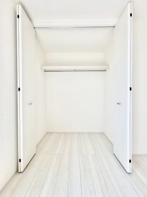 ���[�@�m���̃N���[�[�b�g�B���s��������̂Ō���̈ߗނ�����������܂�܂��B�@