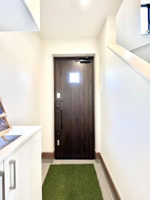 ���ց@�����`Entrance�`�@�Ƃ̒��ł��q�l���}����ŏ��̏ꏊ�ł��錺�ւ́A�Ƃ̈�ۂ��̂��̂ł��I�L�x�Ȍ��֎��[�ŁA����Y��ɕۂ��Ƃ��o���܂��􌺊ւɂ͂����Ղ���[�̉��ʔ��������I