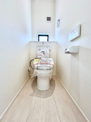 �g�C���@�g�C����1�K��2�K���ꂼ��ɔz�u����Ă��ĂƂĂ��֗��ł��B 