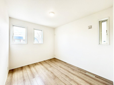 �Q���@������No.2���`Bed Room�`�@2�ʍ̌����m�ۂ������邢�����́A���ʂ����ǂ��A��ϋ��S�n�̗ǂ���ԂƂȂ��Ă���܂��B�u�₩�ȕ��������ċN���钩�́A���K�����̎n�܂�ɁI�������肪�ǂ��Z�܂���