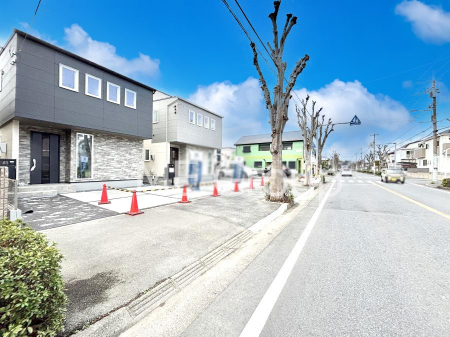 ���n�O�ώʐ^�@�O�ρ`Exterior�` �@�O�ʓ��H�F�k 15m �����@ �O�ʓ��H�͊ՐÂȏZ��n���͂���Ԓʂ�̏��Ȃ����H�B���Ԃ̏o��������炭�炭�ł��I���s���_�E���n���w�̂���]�́A���C�y�ɂ��₢���킹���������I