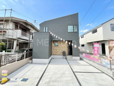 ���n�O�ώʐ^�@�O�ρ��R�������`Exterior�`  �ՐÂȏZ��n�Ŏq��ĉƑ��Ƀs�b�^���B  �����̂��U�������K�ȗ΂Ɍb�܂ꂽ�G���A�ŁA���R�ɕ�܂ꂽ���₩�ȕ�炵���������邽�߂́A��Ƃ肠��Z���������Ă��܂��B