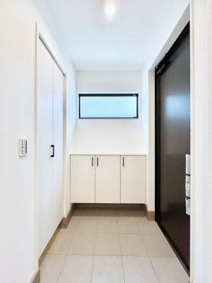 ���ց@�������R�������`Entrance�`�@�Ƃ̒��ł��q�l���}����ŏ��̏ꏊ�ł��錺�ւ́A�Ƃ̈�ۂ��̂��̂ł��I�L�x�Ȍ��֎��[�ŁA����Y��ɕۂ��Ƃ��o���܂��􌺊ւɂ͂����Ղ���[�̉��ʔ��������I