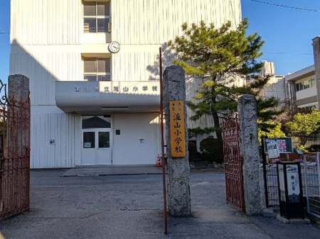 ���ӊ��@���w�Z 700m ���R�s�����R���w�Z