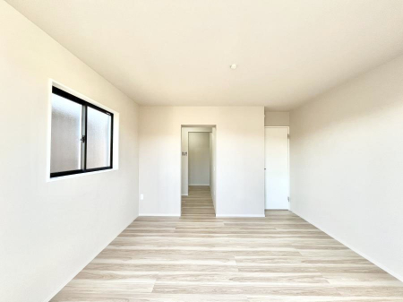 �Q���@�����`Bed Room�`�@�u��������������l�v�Ƃ��v�w�ł�����肭�낰��Q���B�����̉Ǝ��₨�d���ɔ�ꂽ���̓t�J�t�J�̃x�b�g�Ŗ�����Ă��������B�e���r��{�I�������Ă����K�ȍL����������
