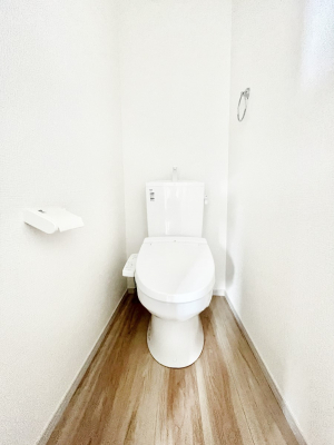 �g�C���@�����`Toilet�`�@�Y��E�X�b�L���E���K�ȃE�H�V�����b�g�t�g�C���ł��낰���Ԃł��B�g�C���͖����g�킴��𓾂Ȃ����́B����������ۂ������ł��ˁB�g�C����2��������̂Œ��̍��G���ɕ֗��ł��I