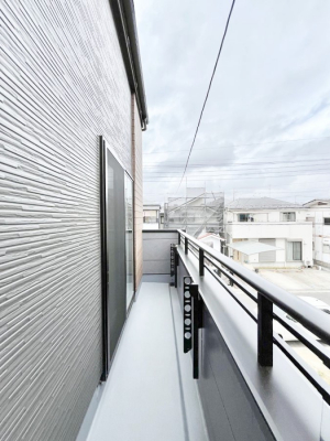 �o���R�j�[�@�����`Balcony�`  �o���R�j�[�͉������z���������݁A���z�c����󕨂��C�����悭�������Ƃ��ł��܂��B  �g���₷���J���I�ȃo���R�j�[�ł����z�����������Ղ�~�蒍���A�o���R�j�[�t���Z�܂��B  