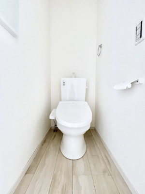 �g�C���@�����`Toilet�`�@�Y��E�X�b�L���E���K�ȃE�H�V�����b�g�t�g�C���ł��낰���Ԃł��B�g�C���͖����g�킴��𓾂Ȃ����́B����������ۂ������ł��ˁB�g�C����2��������̂Œ��̍��G���ɕ֗��ł��I