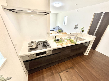 �L�b�`���@�������P�������`Kitchen�`�@�u���������͉�����낤�v����ȃL�b�`���Ȃ�v�������藿�����ł����Ⴂ�܂��B�L�b�`������̓��r���O����]�ł��܂��B�Ƒ����Ȃ��邨�Ƃ������ɂ������܂��B