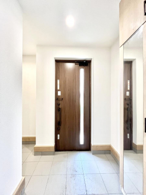 ���ց@������2-1�������`Entrance�`�@�Ƃ̒��ł��q�l���}����ŏ��̏ꏊ�ł��錺�ւ́A�Ƃ̈�ۂ��̂��̂ł��I�L�x�Ȍ��֎��[�ŁA����Y��ɕۂ��Ƃ��o���܂��􌺊ւɂ͂����Ղ���[�̉��ʔ��������I