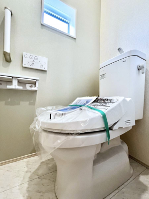 �g�C���@�����`Toilet�`�@�Y��E�X�b�L���E���K�ȃE�H�V�����b�g�t�g�C���ł��낰���Ԃł��B1�A2�K���Ƀg�C���X�y�[�X�I�̌������薾�邭�A���K��ԂƂȂ��Ă���܂��������g���ꏊ�����炱���̔z���ł��I