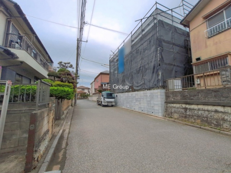 ���n�O�ώʐ^�@�`Exterior�`�@�O�ʓ��H�F�k 5.92m �����A�� 4m �����@��w�̈�ˌ��Ă𒆐S�Ƃ����X���݂����R�Ƒ����A���ӂ͍��������������Ă��Ȃ��̂ŁA�΂̑����ՐÂȎ����������ł��B