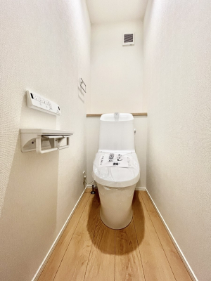 �g�C���@�����`Toilet�`�@�Y��E�X�b�L���E���K�ȃE�H�V�����b�g�t�g�C���ł��낰���Ԃł��B�g�C���͖����g�킴��𓾂Ȃ����́B����������ۂ������ł��ˁB�g�C����2��������̂Œ��̍��G���ɕ֗��ł��I