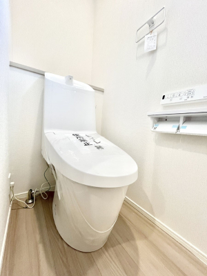 �g�C���@�g�C����1�K��2�K���ꂼ��ɔz�u����Ă��ĂƂĂ��֗��ł��B 