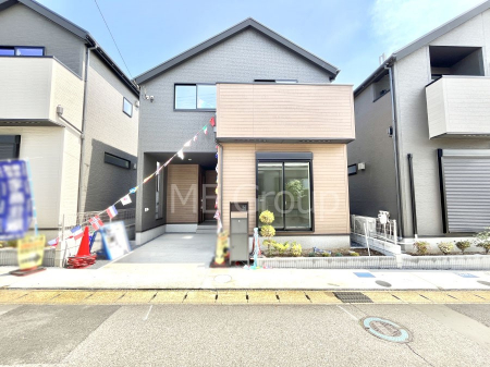 ���n�O�ώʐ^�@�O�ρ��Q�������`Exterior�`�@JR�����{���u�V������v�w���k���P�O���I�w�߂̗��֐��ƖL���Ȏ��R�����󂷂�Z���̂��ƁA�ʂ�L���ȉ��K�ȕ�炵�͉Ƒ����Ί�ɂ��Ă��ꂻ���ł��B