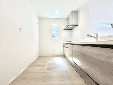 �L�b�`���@�������Q�������`Kitchen�`�@���R�������鑋�̂���L�b�`���������g���ꏊ�����炱���A�g��������l�����܂����B�������Ƃ����L�b�`���R�[�i�[�͎����L���Ȏd�オ��ƂȂ��Ă���܂��B