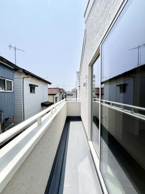 �o���R�j�[�@�����`Balcony�`  �o���R�j�[�͉������z���������݁A���z�c����󕨂��C�����悭�������Ƃ��ł��܂��B  �g���₷���J���I�ȃo���R�j�[�ł����z�����������Ղ�~�蒍���A�o���R�j�[�t���Z�܂��B  