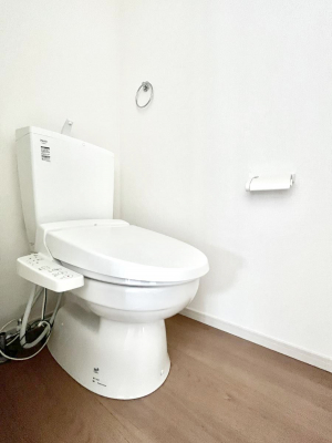 �g�C���@������1�������`Toilet�`�@�������̂��鐅����g�C���̓E�H�V�����b�g�t���ł����g�C���͖����g�킴��𓾂Ȃ����́B����������ۂ������ł��ˁB�g�C����2��������̂Œ��̍��G���ɕ֗��ł��I