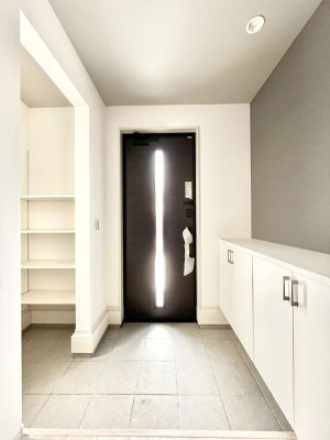 ���ց@������2�������`Entrance�`�@�Ƃ̒��ł��q�l���}����ŏ��̏ꏊ�ł��錺�ւ́A�Ƃ̈�ۂ��̂��̂ł��I�L�x�Ȍ��֎��[�ŁA����Y��ɕۂ��Ƃ��o���܂��􌺊ւɂ͂����Ղ���[�̉��ʔ��������I