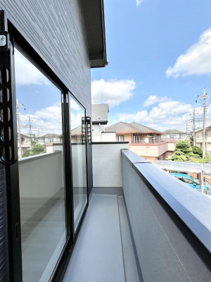 �o���R�j�[�@������2�������`Balcony�`  �o���R�j�[�͉������z���������݁A���z�c����󕨂��C�����悭�������Ƃ��ł��܂��B�g���₷���J���I�ȃo���R�j�[�ł����z�����������Ղ�~�蒍���A�o���R�j�[�t���Z�܂��B  