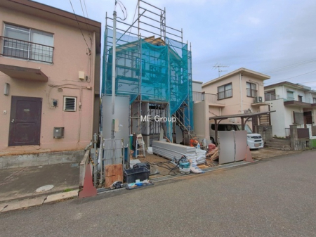 ���n�O�ώʐ^�@�`Exterior�`�@��s���œ���̃X���[���C�t���΂Ɉ͂܂ꂽ�y�n�͓s��̌�����Y���ꂻ���B�l�G��ʂ��Ď��R�ƐG�ꍇ����X�|�b�g�����ӂɂ͐��肾������I  