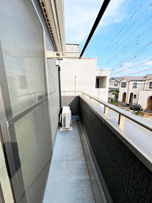 �o���R�j�[�@�����`Balcony�`  �o���R�j�[�͉������z���������݁A���z�c����󕨂��C�����悭�������Ƃ��ł��܂��B  �g���₷���J���I�ȃo���R�j�[�ł����z�����������Ղ�~�蒍���A�o���R�j�[�t���Z�܂��B��CG���H����