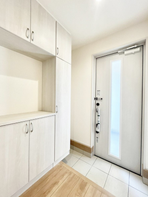 ���ց@�������P�������`Entrance�`�@�Ƃ̒��ł��q�l���}����ŏ��̏ꏊ�ł��錺�ւ́A�Ƃ̈�ۂ��̂��̂ł��I�L�x�Ȍ��֎��[�ŁA����Y��ɕۂ��Ƃ��o���܂��􌺊ւɂ͂����Ղ���[�̉��ʔ��������I