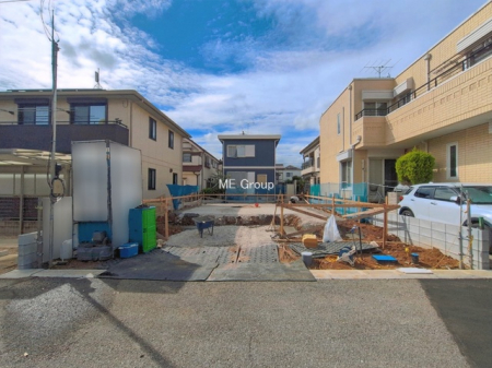 ���n�O�ώʐ^�@�`Exterior�`�@�ՐÂȏZ��n�Ŏq��ĉƑ��Ƀs�b�^���B�����̂��U�������K�ȗ΂Ɍb�܂ꂽ�G���A�ŁA���R�ɕ�܂ꂽ���₩�ȕ�炵���������邽�߂́A��Ƃ肠��Z���������Ă��܂��B