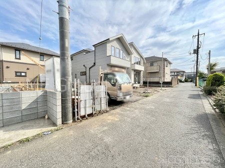 ���n�O�ώʐ^�@�O�ρ`Exterior�`�@�Z��n�ɂȂ��Ă���̂Ŏԗʂ����Ȃ��A�Â��ȗ��n�ł��B�q��Ċ����ǍD�ł������ӊ������킹�Ă��ē������Ē����܂��B  