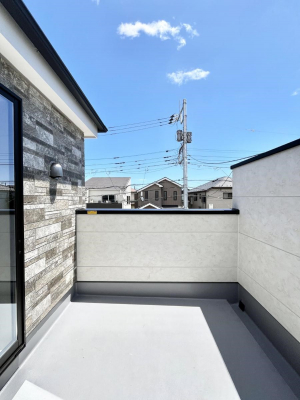 �o���R�j�[�@�����`Balcony�`  �o���R�j�[�͉������z���������݁A���z�c����󕨂��C�����悭�������Ƃ��ł��܂��B  �g���₷���J���I�ȃo���R�j�[�ł����z�����������Ղ�~�蒍���A�o���R�j�[�t���Z�܂��B  