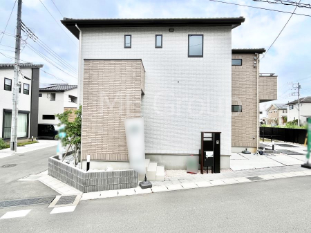 ���n�O�ώʐ^�@�O�ρ`Exterior�`�@�p�n�ɂ��z����E���ʂ��ǍD�ł��B��ˌ��Ă̑傫�ȃ����b�g�́A�����B�́u�y�n�v���u���R�Ɂv�g���鎖�ł��B�K�[�f�j���O��c�h�x�C�Ԃ�o�C�N�̎�ȂǗl�X�ȗp�r�ŗ��p�ł��܂��B